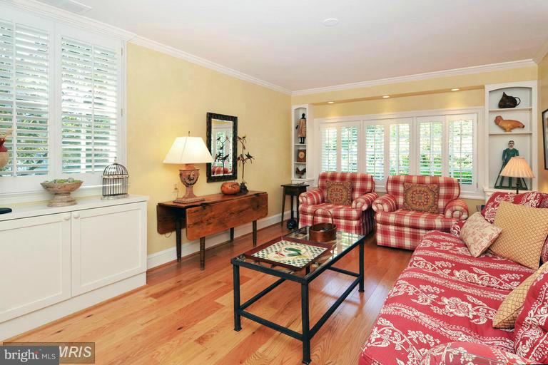6119 Ramsgate Road Bethesda, MD 20816 - Photo 14 of 28 Interior (General)