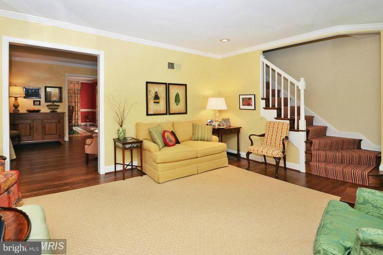 6119 Ramsgate Road Bethesda, MD 20816 - Photo 3 of 28 Interior (General)