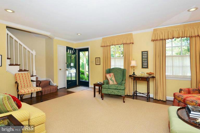 6119 Ramsgate Road Bethesda, MD 20816 - Photo 4 of 28 Interior (General)