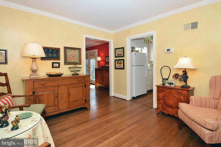 6119 Ramsgate Road Bethesda, MD 20816 - Photo 5 of 28 Interior (General)