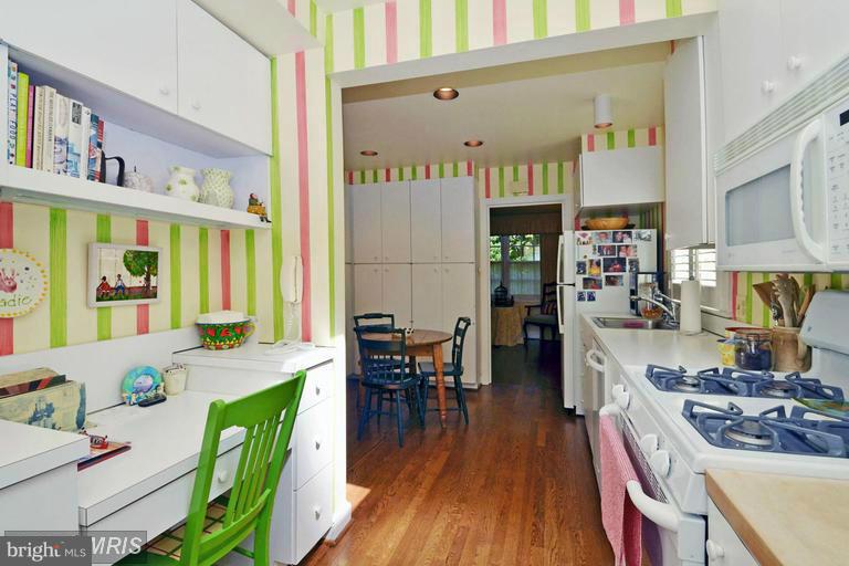 6119 Ramsgate Road Bethesda, MD 20816 - Photo 8 of 28 Interior (General)