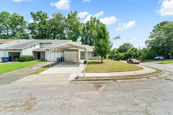 $1,395 | 1 South Onsville Place, Jacksonville, NC 28546