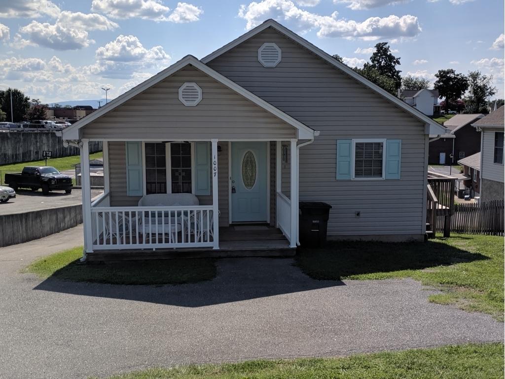 1007 Vinyard Road Vinton, VA 24179 - Photo 1 of 6 1