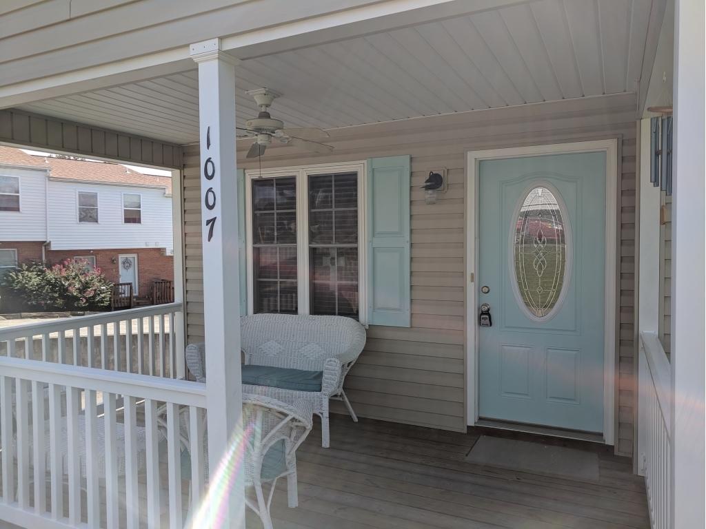 1007 Vinyard Road Vinton, VA 24179 - Photo 2 of 6 2