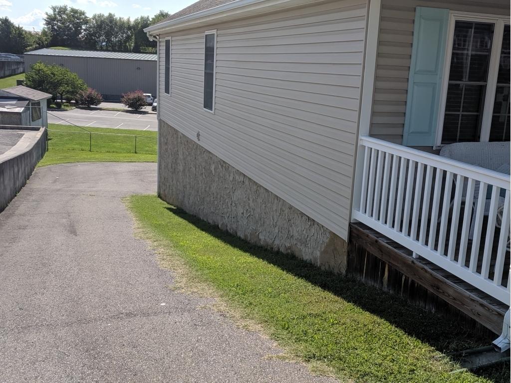 1007 Vinyard Road Vinton, VA 24179 - Photo 3 of 6 3