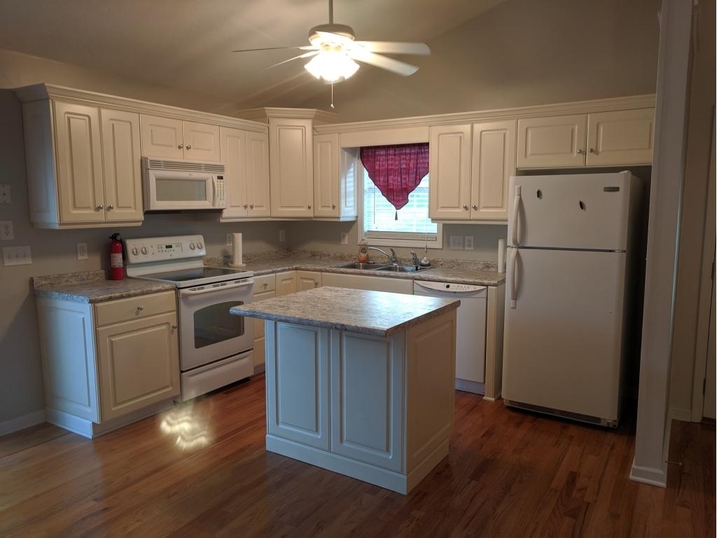 1007 Vinyard Road Vinton, VA 24179 - Photo 4 of 6 4