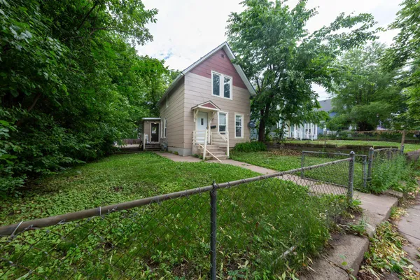 $169,900 | 955 Wilson Avenue, St. Paul, MN 55106