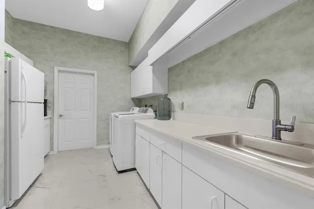 $949,000 | 8329 Eagle Lake Drive, Sarasota, FL 34241