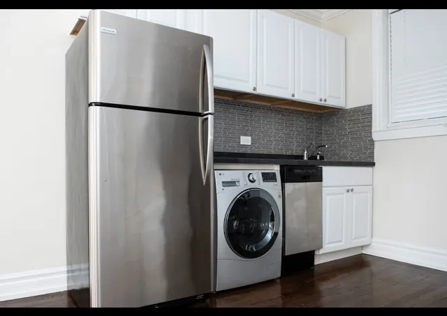 $1,795 | 1056 West Lill Avenue, Unit 2, Chicago, IL 60614