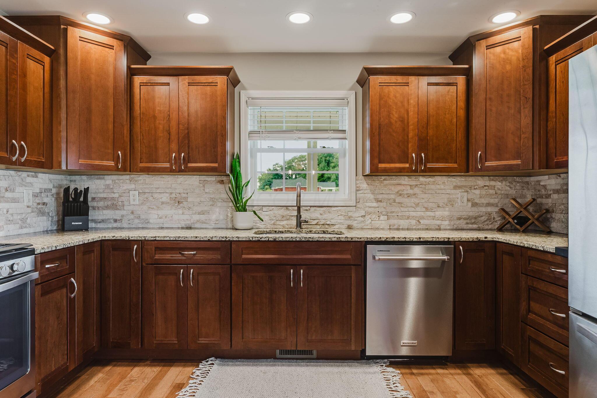 6722 Crumley Road Southwest Lancaster, OH 43130 - Photo 16 of 92 Kitchen