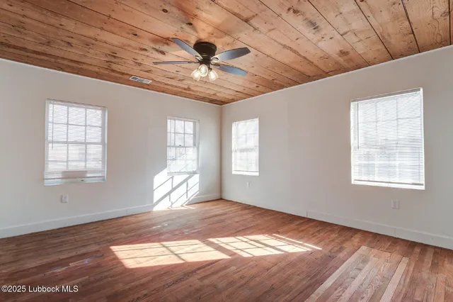 $1,500 | 1701 32nd Street, Lubbock, TX 79411