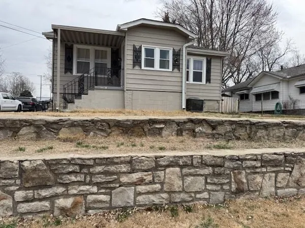 $190,000 | 11100 East 11th Street South, Independence, MO 64054