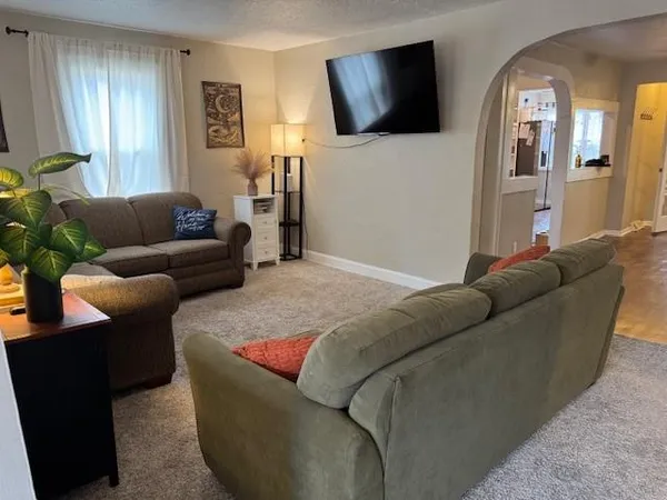 $190,000 | 11100 East 11th Street South, Independence, MO 64054