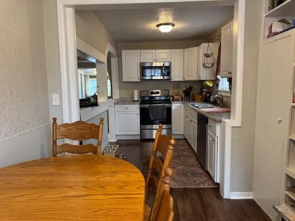 $190,000 | 11100 East 11th Street South, Independence, MO 64054