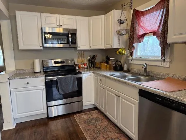 $190,000 | 11100 East 11th Street South, Independence, MO 64054