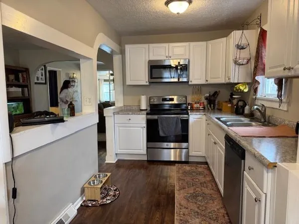 $190,000 | 11100 East 11th Street South, Independence, MO 64054