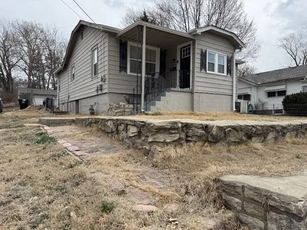 $190,000 | 11100 East 11th Street South, Independence, MO 64054