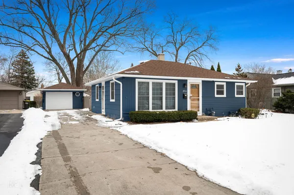$325,000 | 3710 Meadow Drive, Rolling Meadows, IL 60008