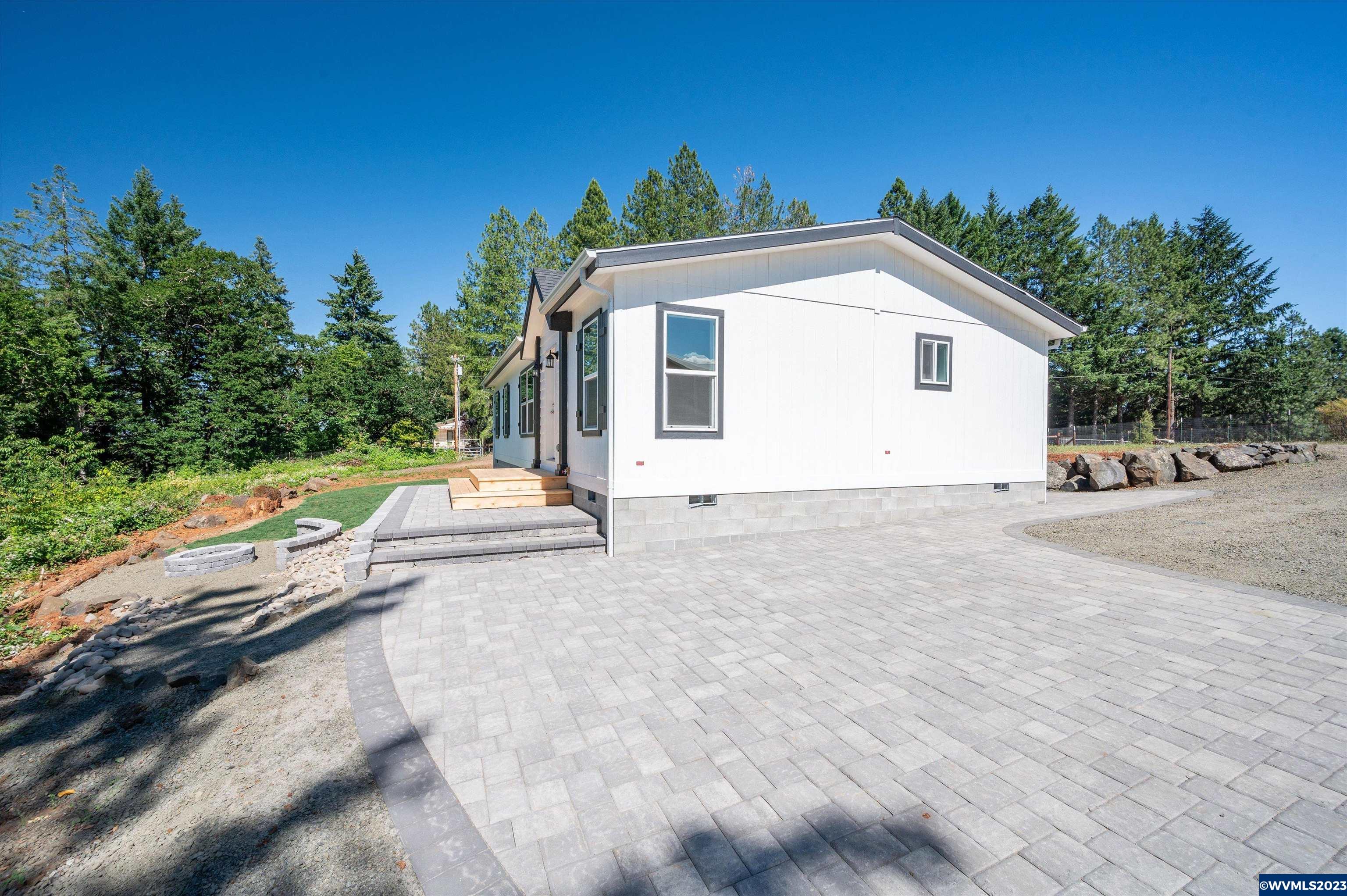 1630 Southwest Clay Street Dallas, OR 97338 - Photo 7 of 36