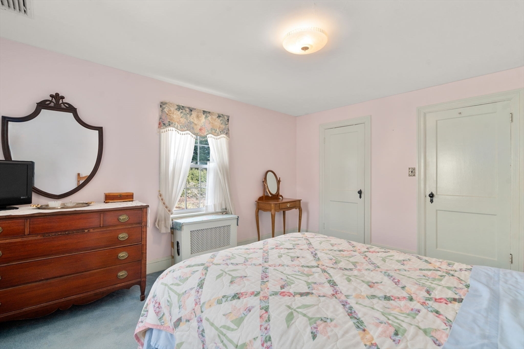 63 Donizetti Street Wellesley, MA 02482 - Photo 14 of 19