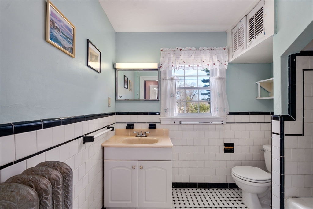 63 Donizetti Street Wellesley, MA 02482 - Photo 16 of 19