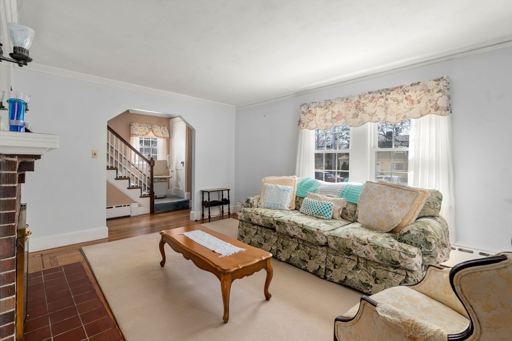 63 Donizetti Street Wellesley, MA 02482 - Photo 5 of 19