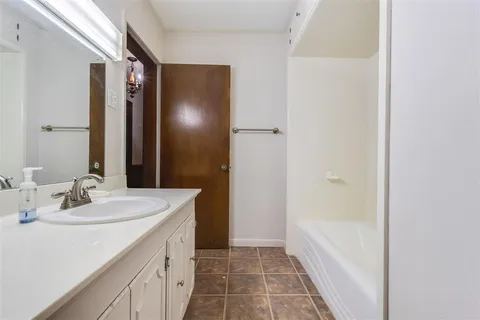 $300,000 | 5017 Highway 13, Crowley, LA 70526