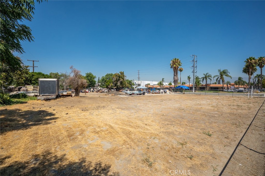 860 South Waterman Avenue San Bernardino, CA 92408 - Photo 7 of 8