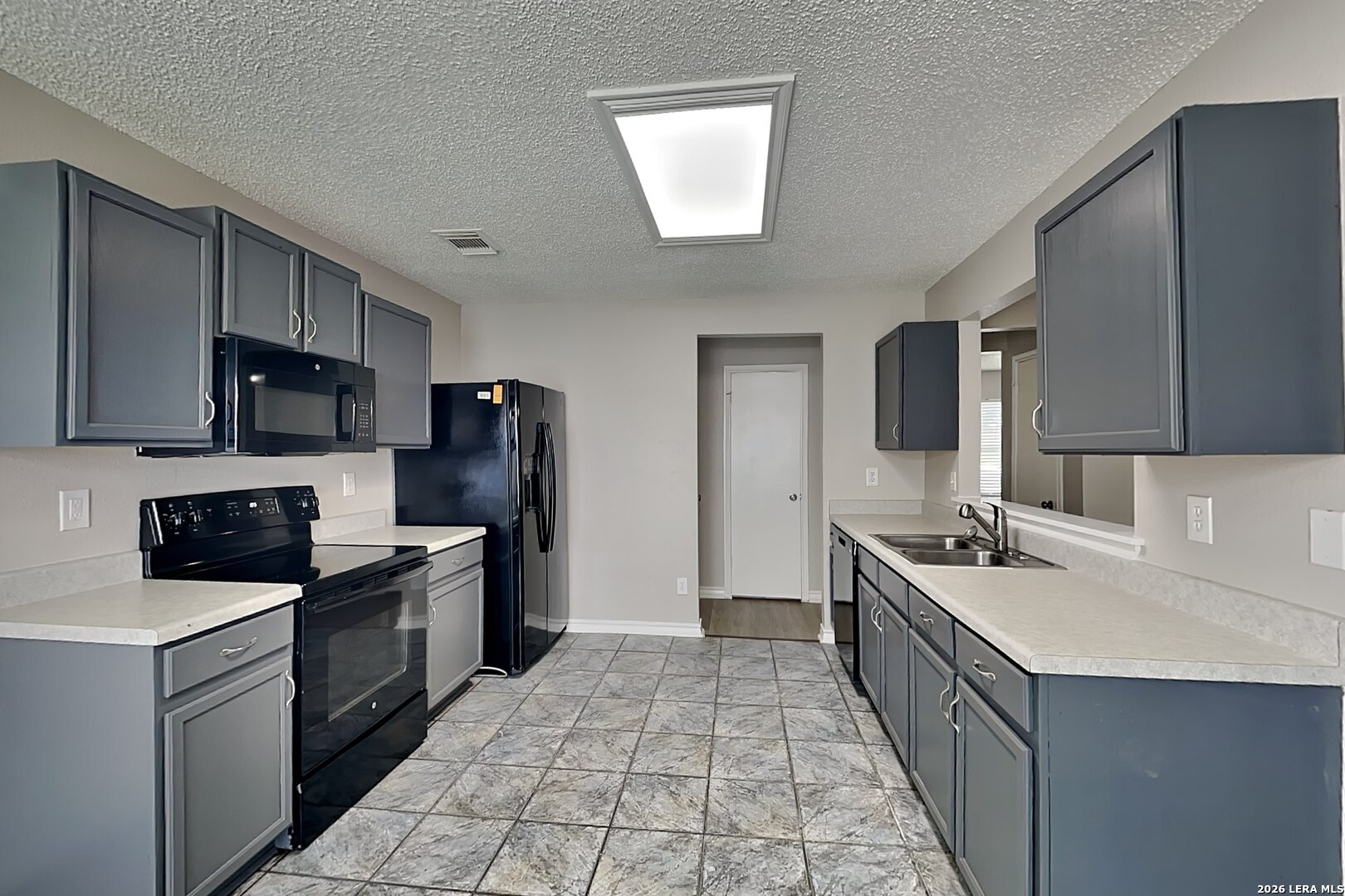 8030 Falcon Converse, TX 78109 - Photo 6 of 19