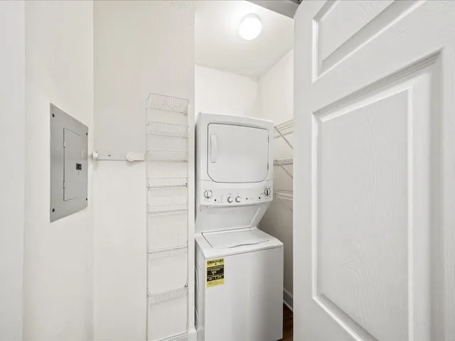 $200,000 | 3777 Peachtree Road Northeast, Unit 213, Atlanta, GA 30319