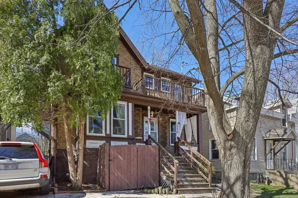 $700,000 | 736 East Johnson Street, Madison, WI 53703