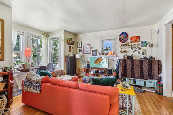 $700,000 | 736 East Johnson Street, Madison, WI 53703
