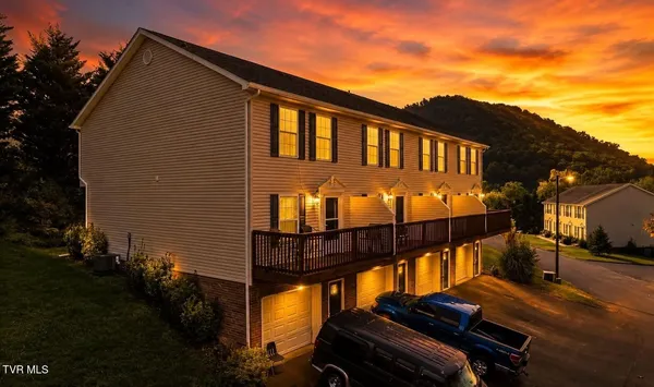 $179,900 | 112 Winners Circle, Unit F2, Bristol, TN 37620