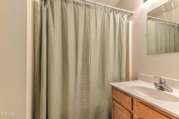 $189,900 | 112 Winners Circle, Unit F2, Bristol, TN 37620