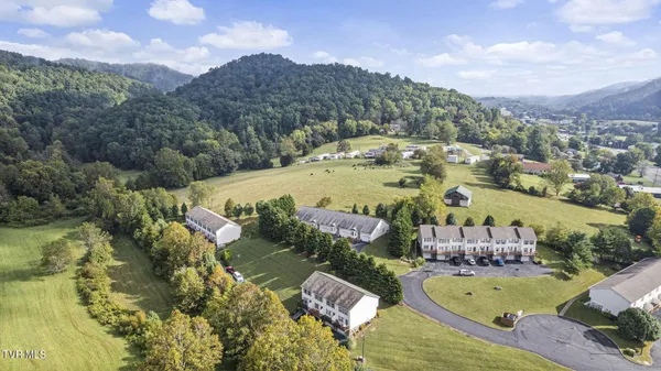 $189,900 | 112 Winners Circle, Unit F2, Bristol, TN 37620