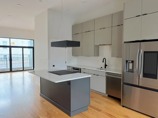 $895,000 | 421 High Street, Unit 101, Medford, MA 02155