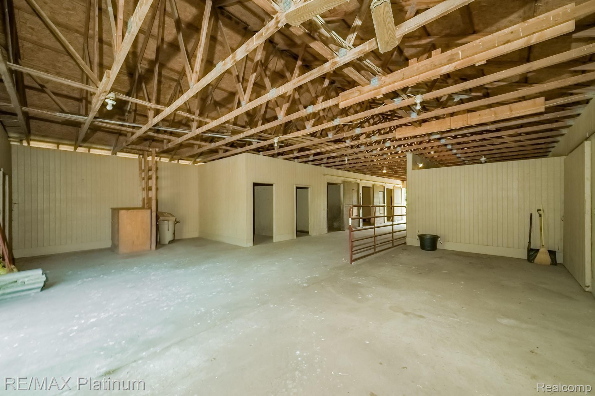 9262 Townley Road Fenton, MI 48430 - Photo 40 of 65 040-photo-exterior-8522422.jpg