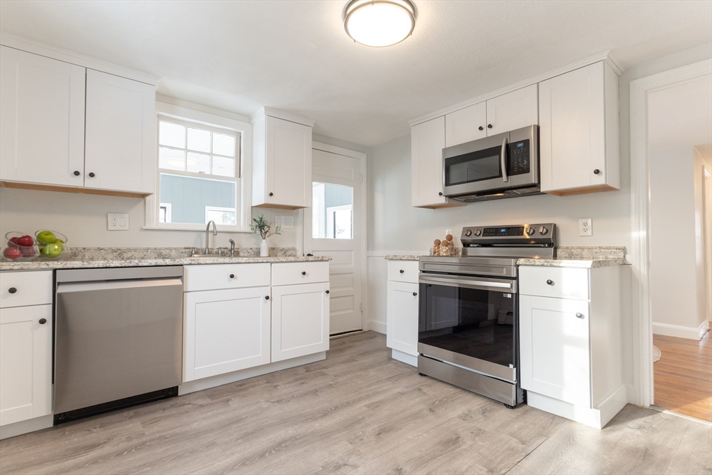 8 Hillview Terrace Westwood, MA 02090 - Photo 16 of 40