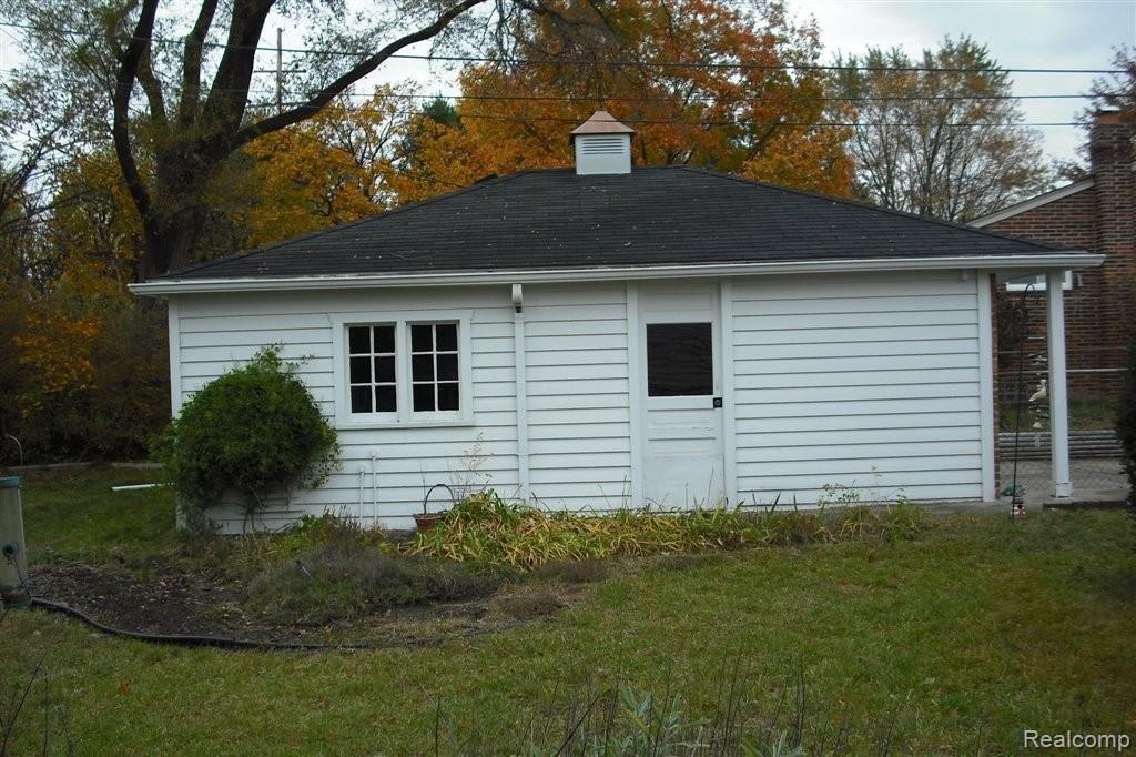 489 Thalia Avenue Rochester, MI 48307 - Photo 6 of 23 DSCF0023.JPG