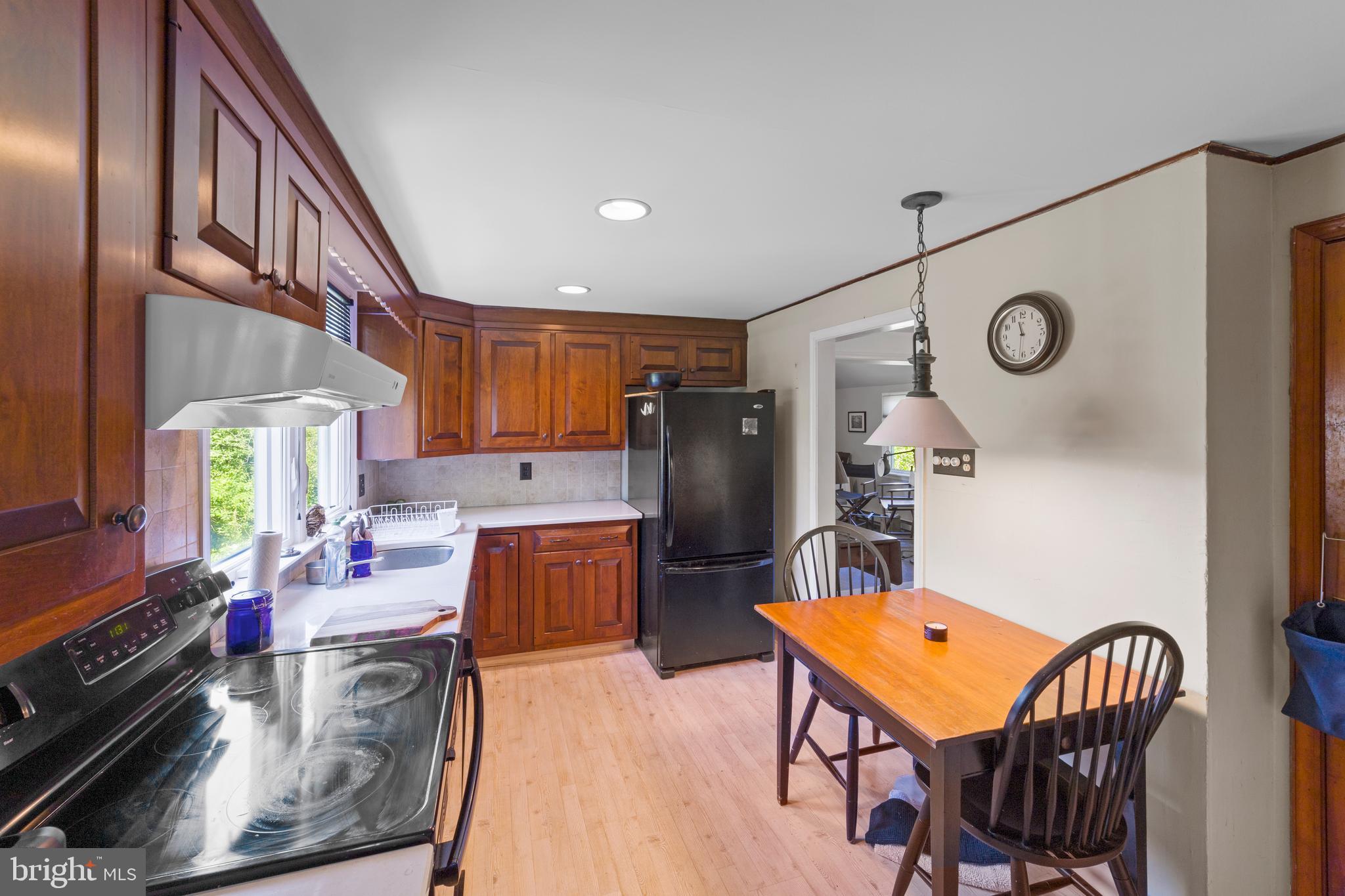 501 Burton Road Oreland, PA 19075 - Photo 15 of 32