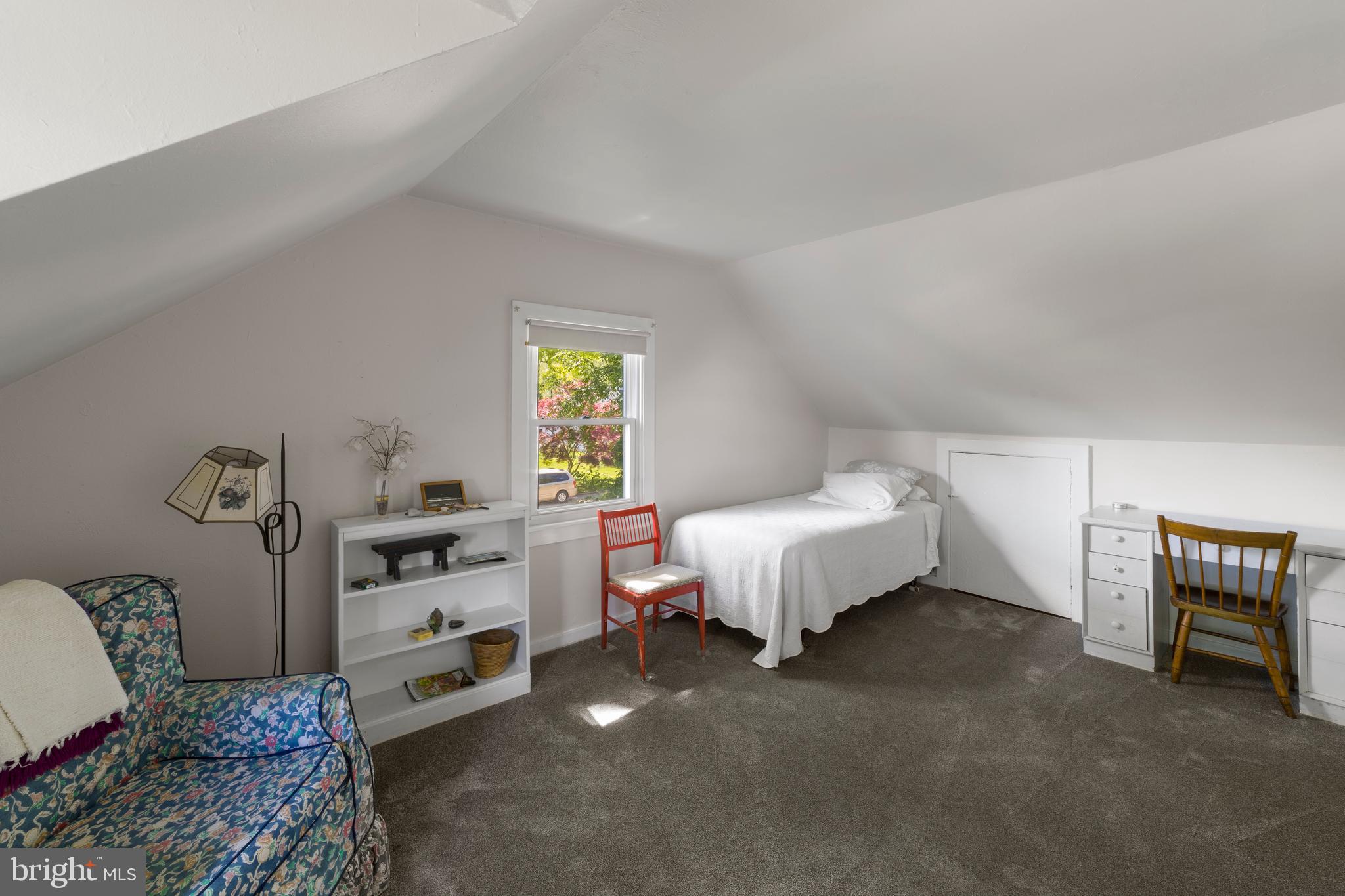 501 Burton Road Oreland, PA 19075 - Photo 17 of 32