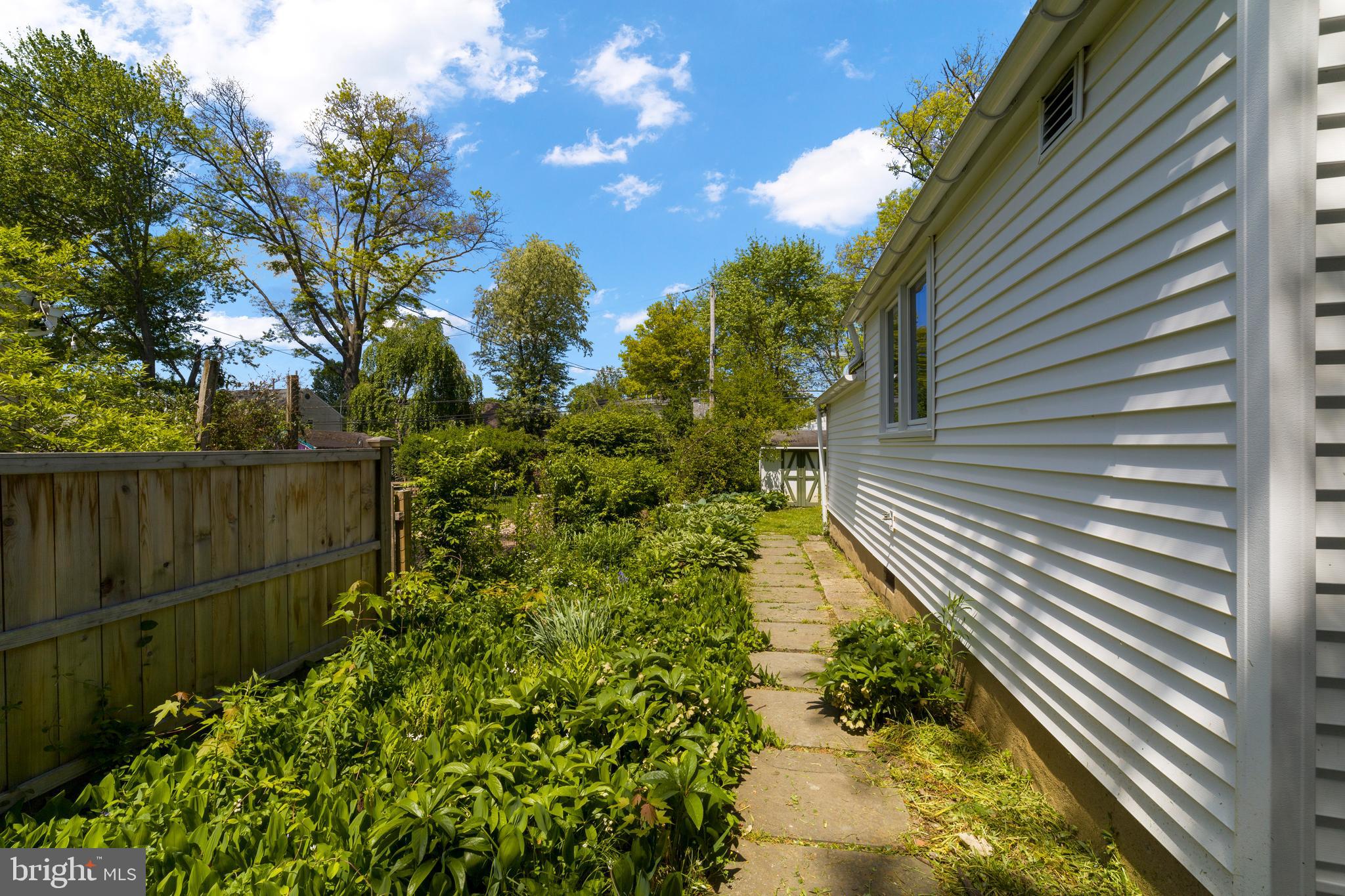 501 Burton Road Oreland, PA 19075 - Photo 21 of 32