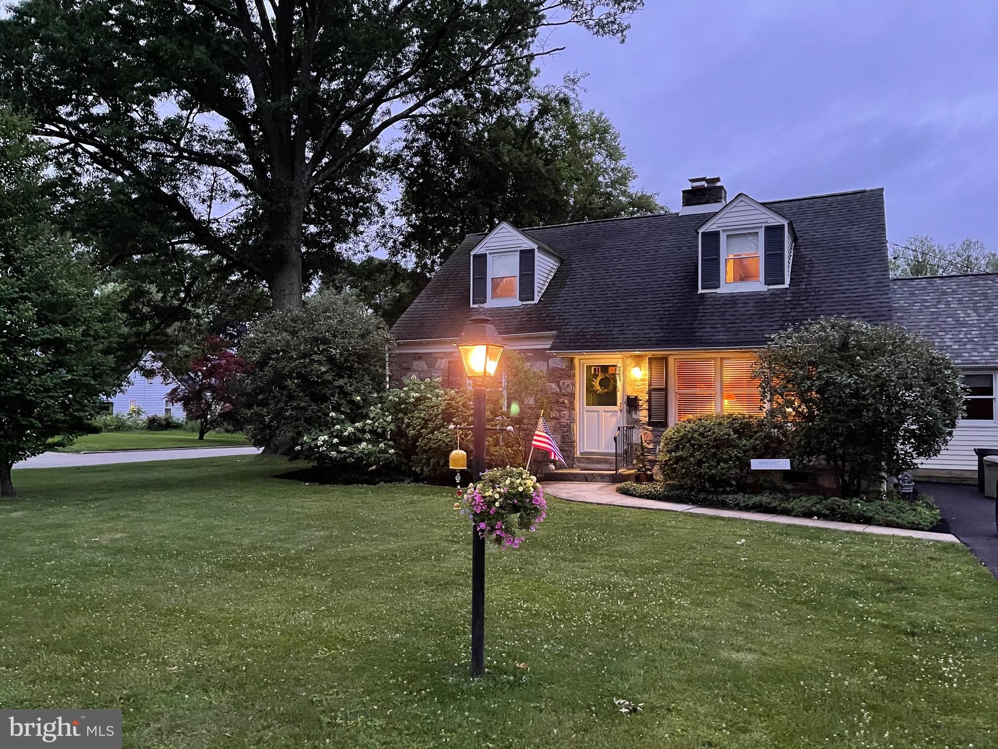 501 Burton Road Oreland, PA 19075 - Photo 5 of 32 front