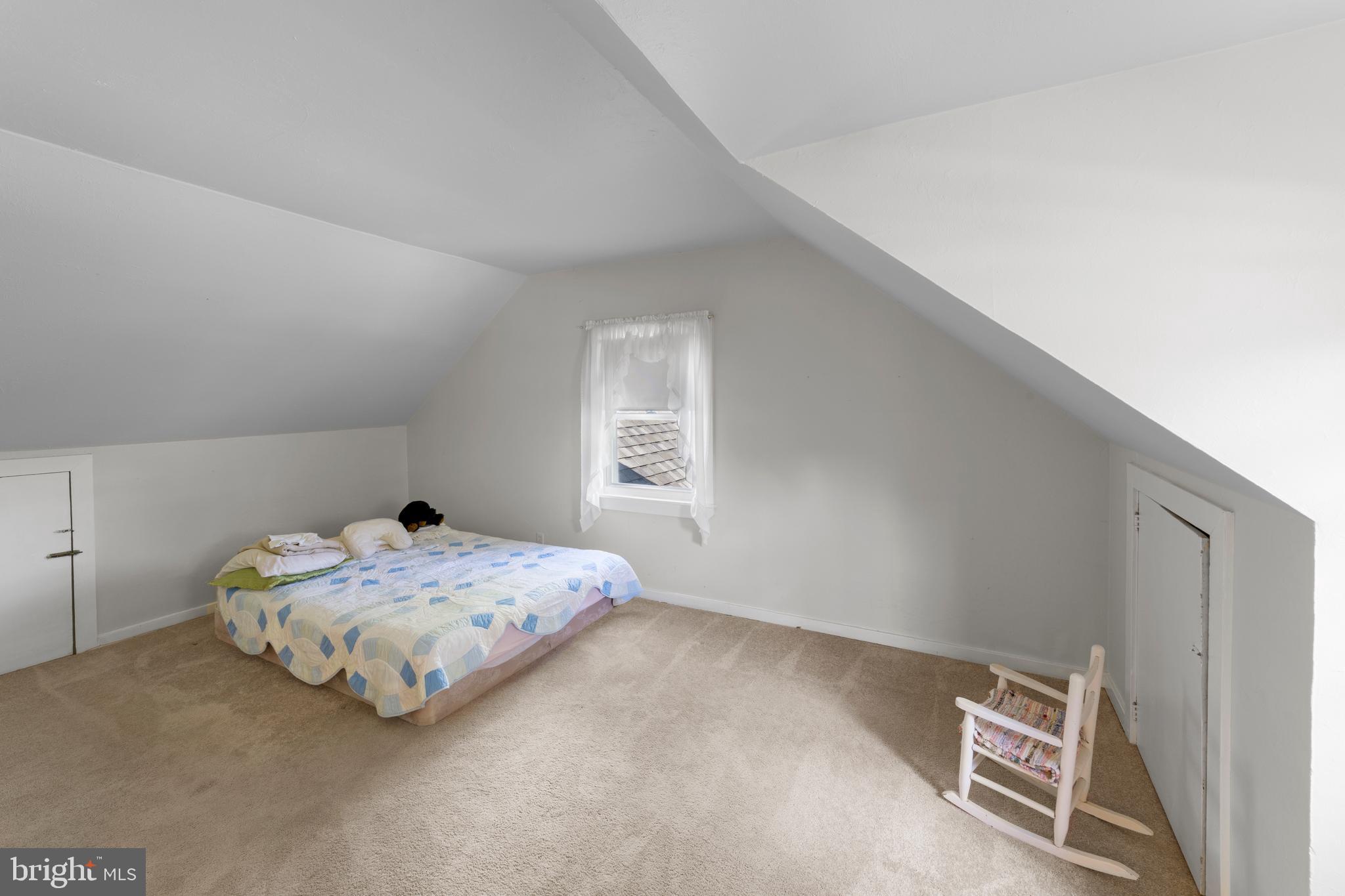 501 Burton Road Oreland, PA 19075 - Photo 7 of 32