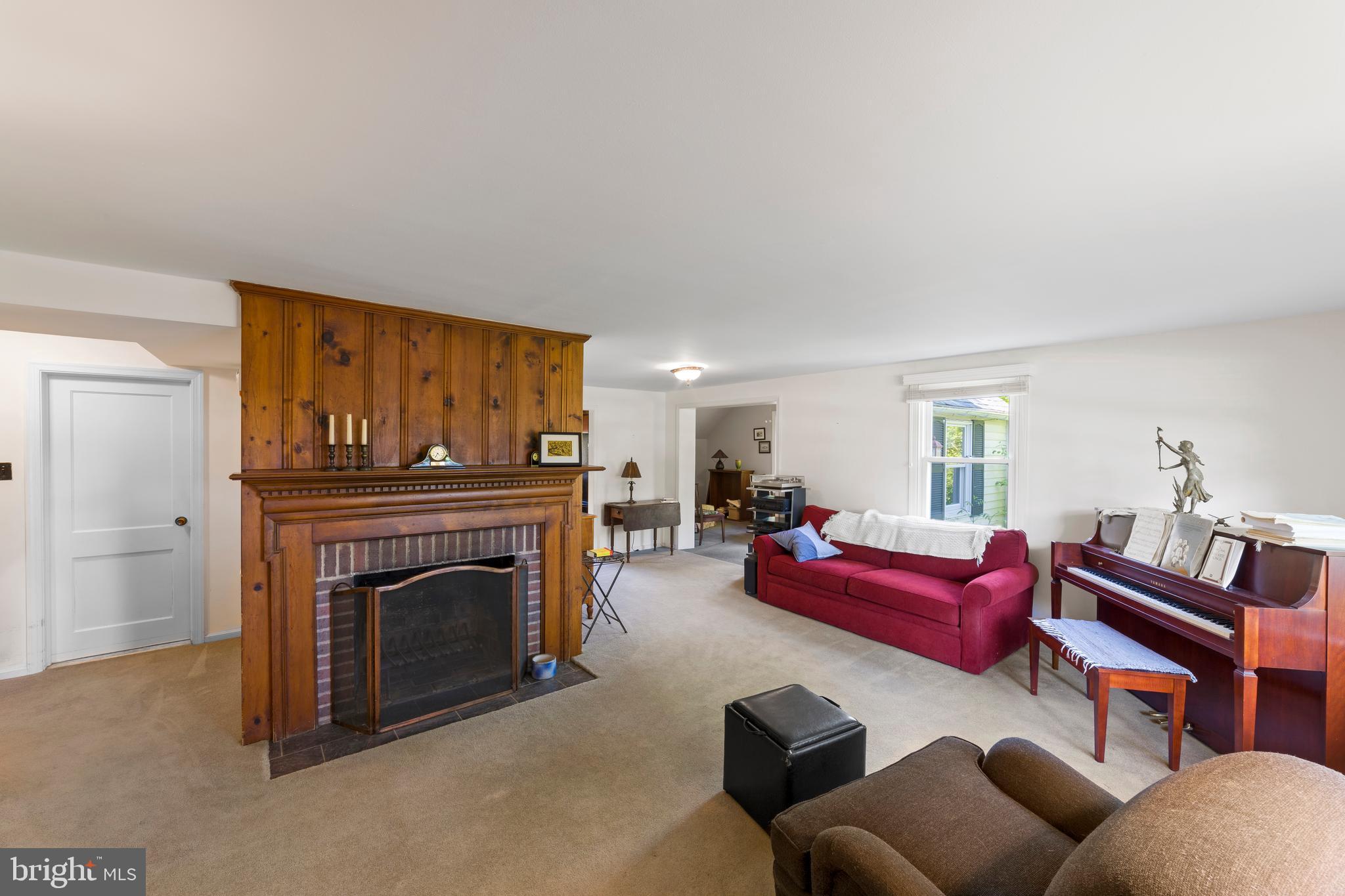 501 Burton Road Oreland, PA 19075 - Photo 10 of 32 living room