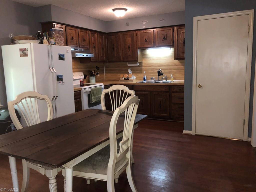342 Bells View Lane Purlear, NC 28665 - Photo 14 of 32 Gallery Image 14