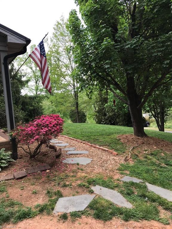 342 Bells View Lane Purlear, NC 28665 - Photo 6 of 32 Gallery Image 6