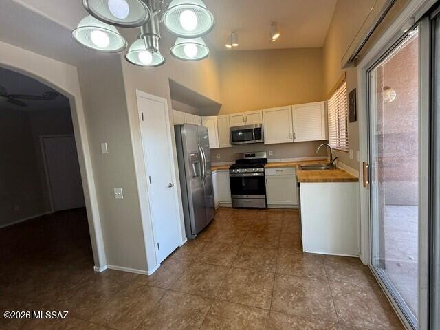 7189 West Rivulet Drive Tucson, AZ 85743 - Photo 4 of 17 48