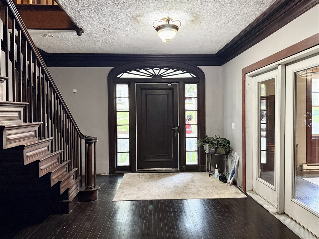 54 Ridgewood Place Springfield, MA 01105 - Photo 2 of 42