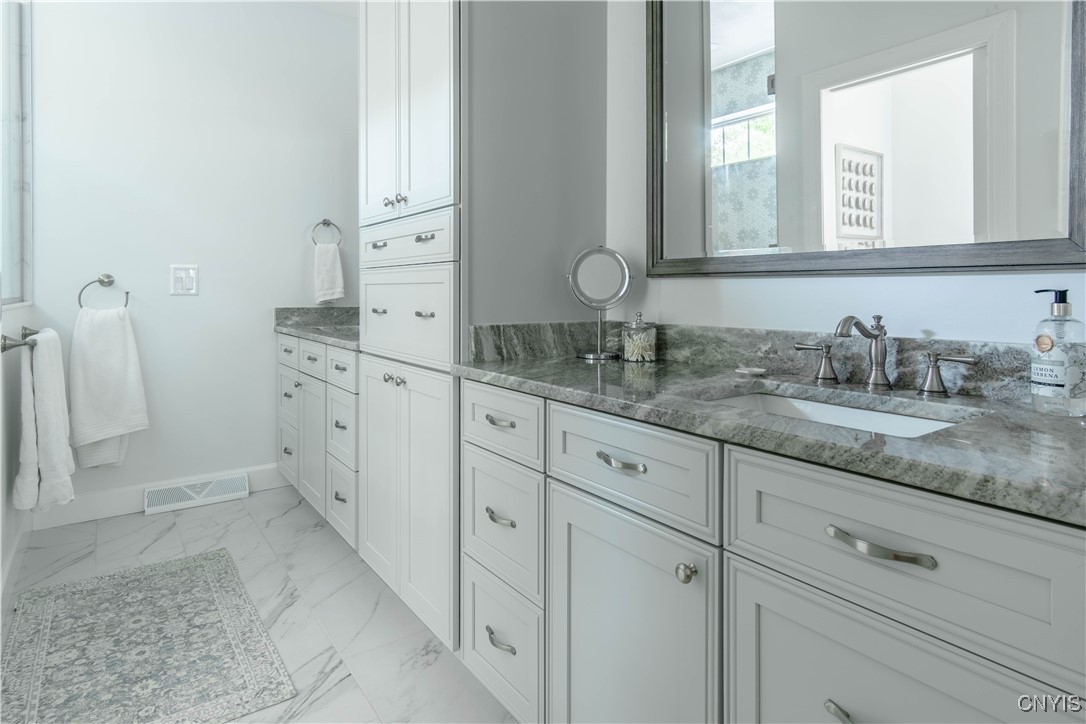 21277 Fox Ridge Road Watertown Town, NY 13601 - Photo 28 of 50 Primary Bath